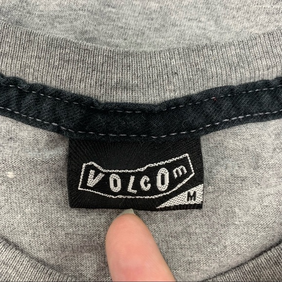 Volcom Tee with Front Pocket. - Picture 4 of 4